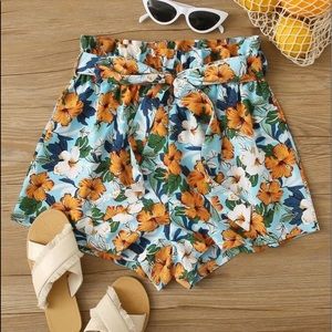 Floral Print Shorts w/ Belt